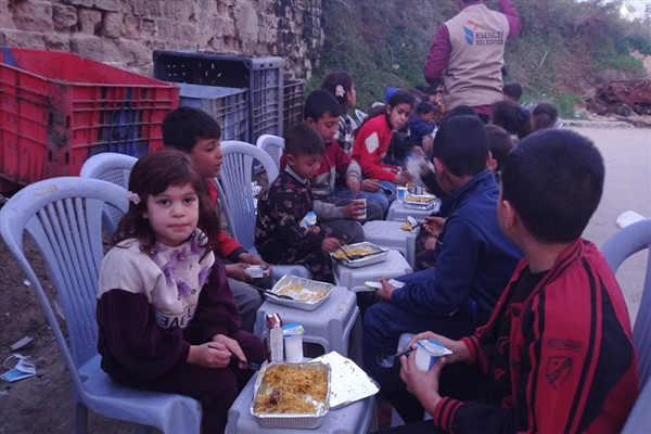Esenler Belediyesi tarafından &Prime;Çocuk İftarı&Prime; bu yıl Gazze'de yapıldı