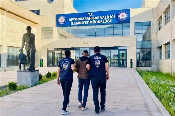 Afyonkarahisar'da aranan şahıs yakalandı