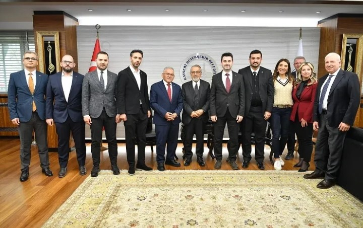 Kayseri Büyükşehir Belediye Başkanı, Prof. Dr. Naci Görür'ü Ağırladı