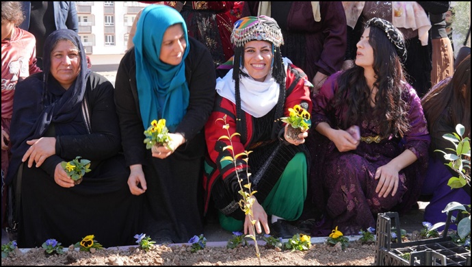 Suruç Belediyesi 8 Mart Kadın Parkı Açılışını Gerçekleştirdi