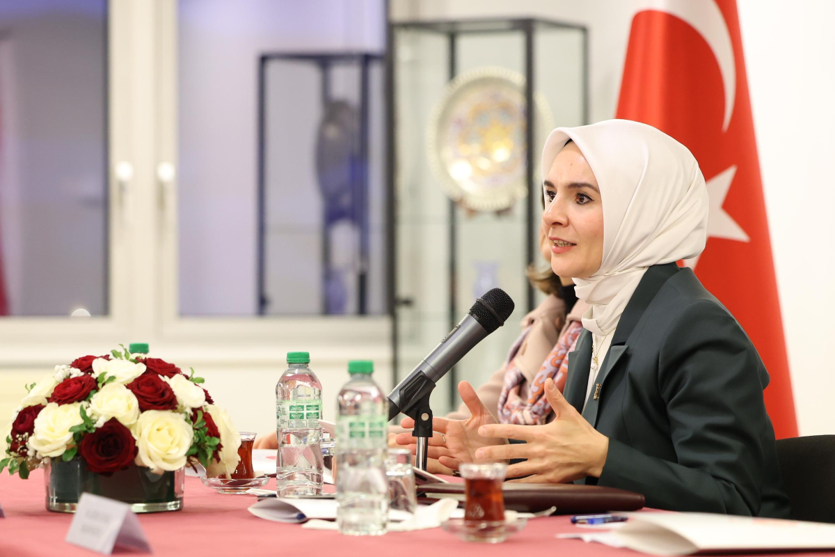 Bakan Göktaş, Katar Sosyal Kalkınma ve Aile Bakanı Al Jabr Al ile bir araya geldi