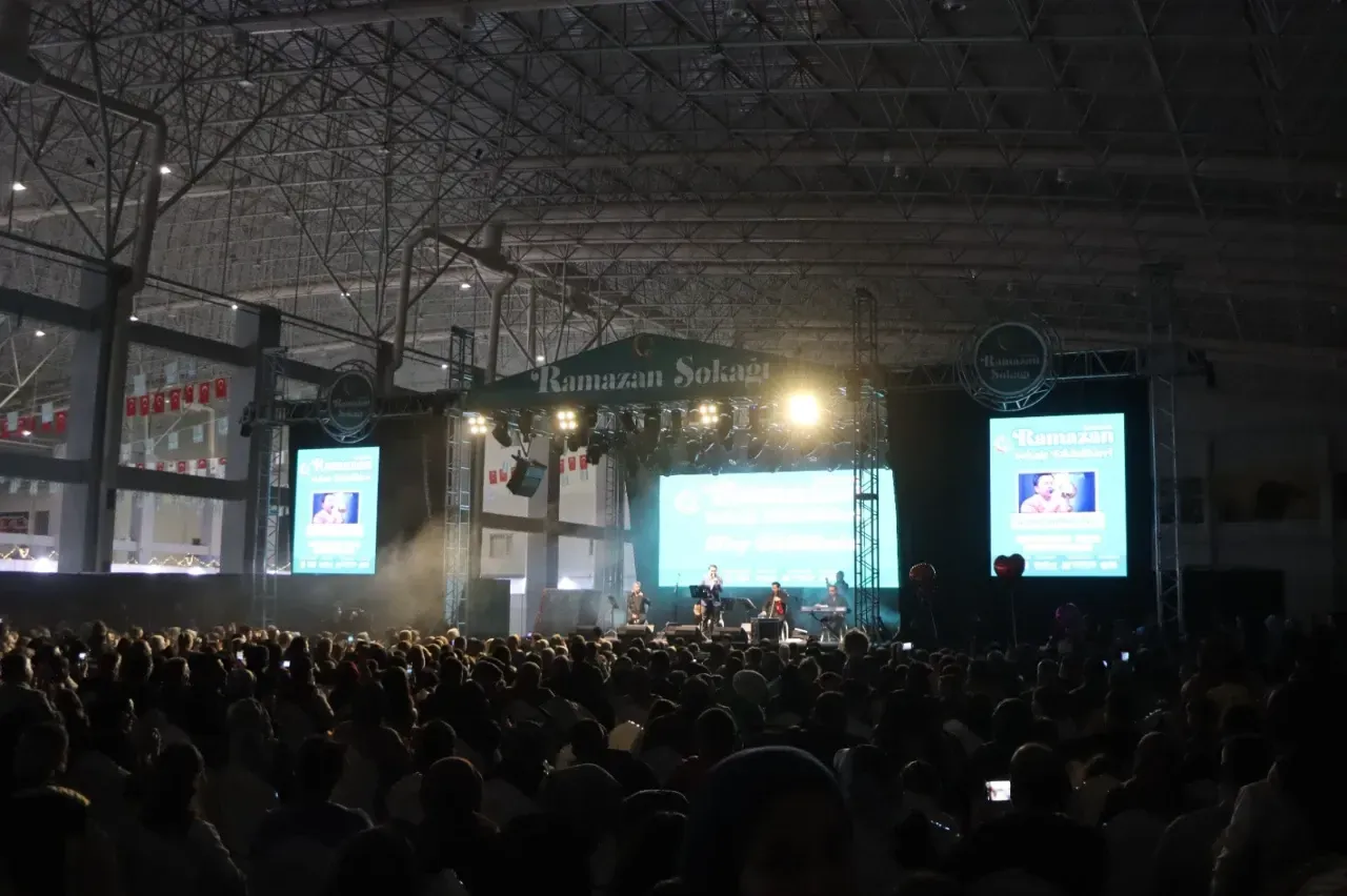 İlahi Sanatçı Abdurrahman Önül 'e Şanlıurfa'da yoğun ilgi-(VİDEO)