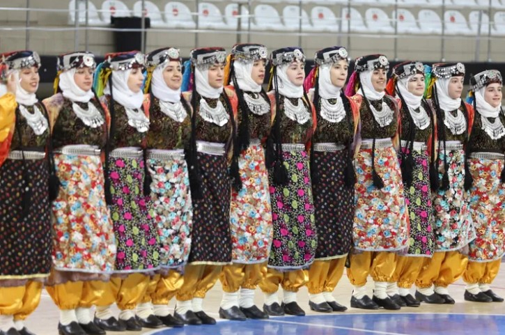 Mardin'de Halk Oyunları İl Yarışması Heyecanı