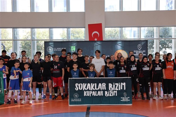 Yeşilay Spor Oyunları &Prime;Sokaklar Bizim&Prime; 3x3 Basketbol Turnuvası sona erdi