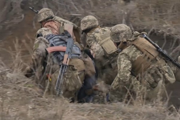 Fransa ateşkes olmadan Ukrayna'ya barış gücü askeri  göndermeyecek