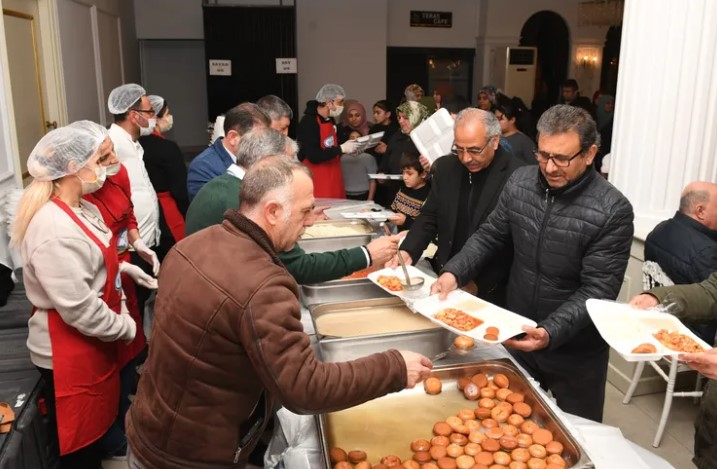 Osmangazi Belediyesi İftar Sofrasını Panayır’da Kurdu