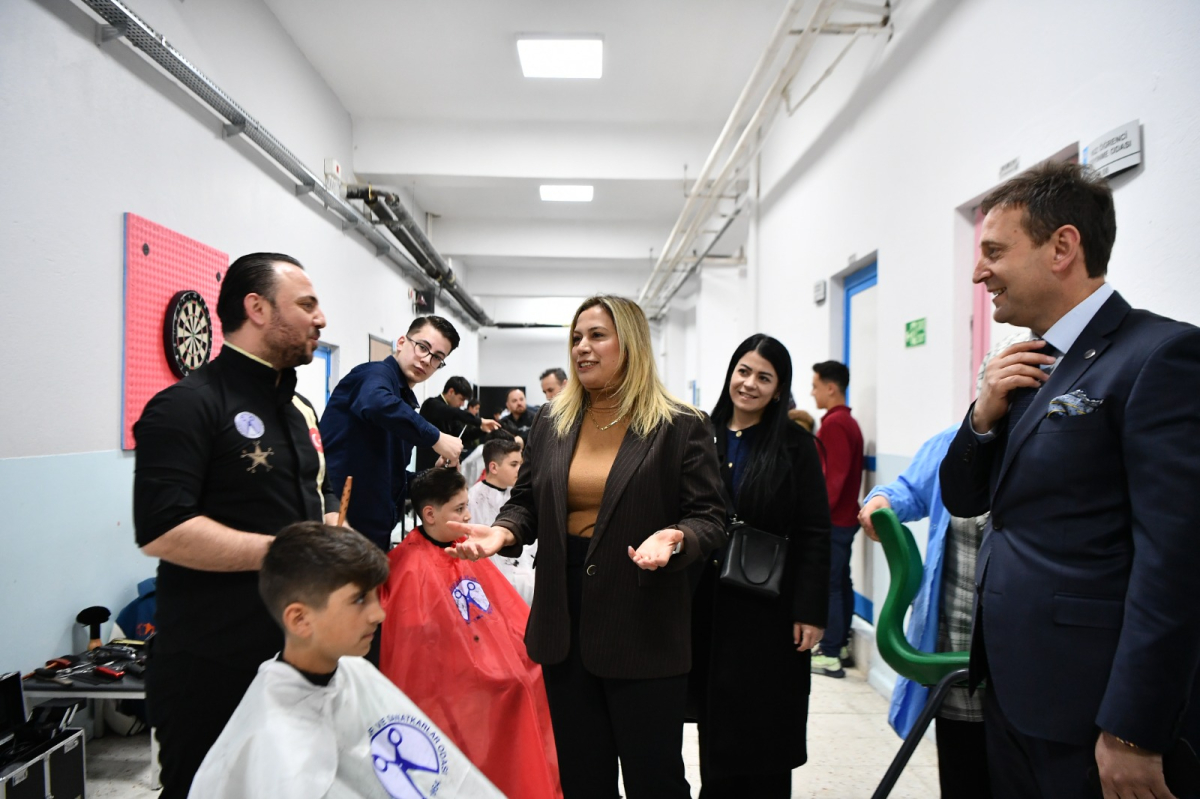 Mamak Belediyesi’nden öğrencilere ücretsiz saç bakımı ve tıraşı