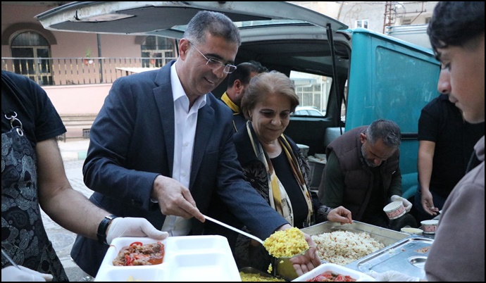 Bozova Belediyesi’nden Halka Açık İftar Yemeği