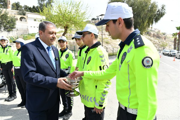 Vali Şıldak,  trafik uygulama noktalarını ziyaret etti