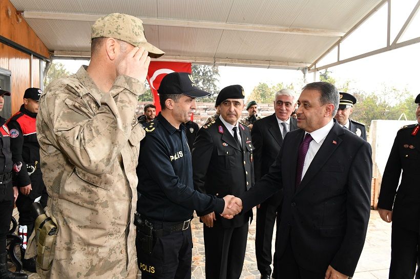 VALİ ŞILDAK, ŞANLIURFALILARIN BAYRAMINI KUTLADI