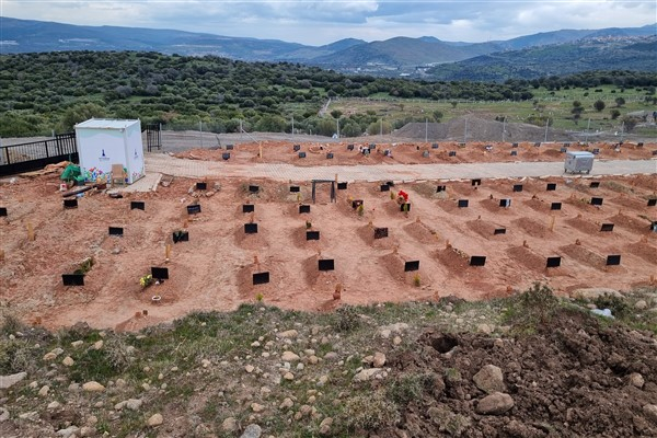izmir Büyükşehir'den 5 ilçeye 26 bin 400 gömü kapasiteli mezarlık
