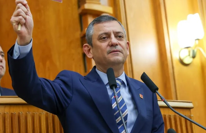 CHP Lideri Özel’den Haber Alma Özgürlüğüne Yönelik Baskılara Sert Tepki!