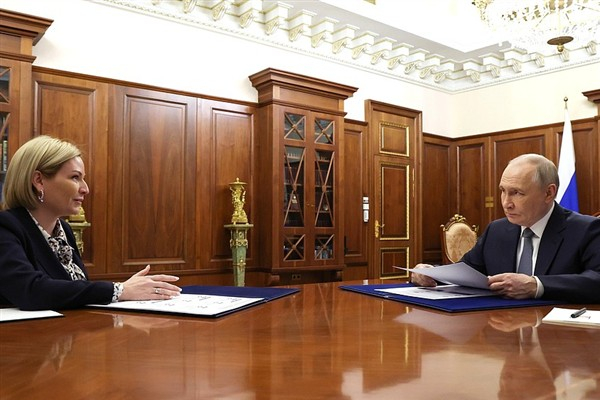 Rusya Devlet Başkanı Putin, Rusya Kültür Bakanı Lyubimova ile toplantı yaptı