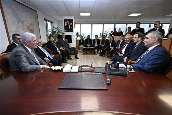 İYİ Parti Genel Başkanı Dervişoğlu'ndan Yeniçağ Gazetesi'ne ziyaret