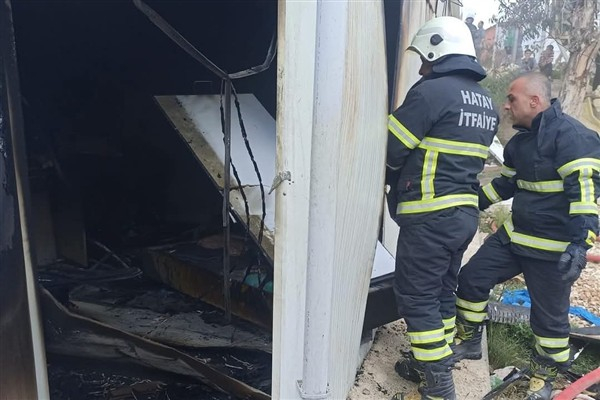 Yayladağı Tutlubahçe Konteyner Kenti'nde yangın çıktı