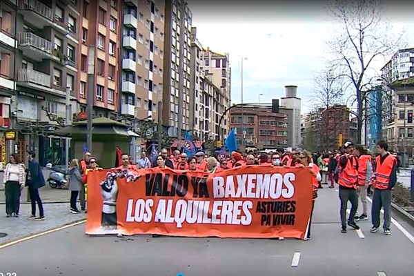 İspanya'da 40 kentte konut sıkıntısı protesto edildi