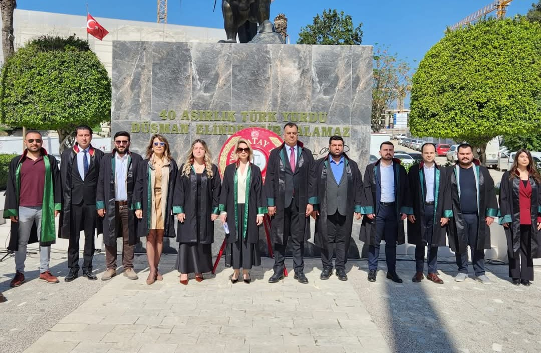Hatay Barosu’ndan çelenk sunma töreni