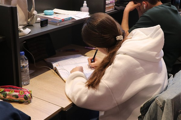 Haliliye Belediyesi'nden öğrencilere kütüphane desteği