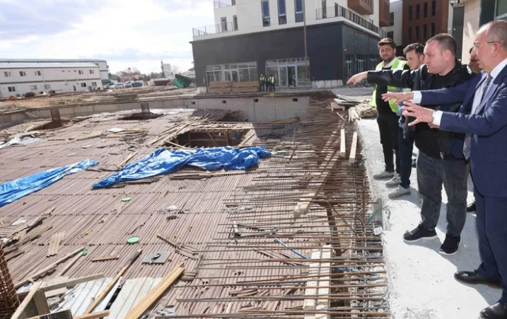 Konya’da Başkan Kavuş, Suriçi Çarşısı Çalışmalarını Yerinde İnceledi