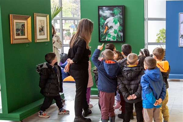 Bursa'da &Prime;Resimlerden Resim Beğen-Bir Koleksiyonerin Seçkisi&Prime; adlı sergi açıldı