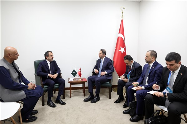 Bakan Bayraktar, İslamabad'da görüşmelerini sürdürüyor