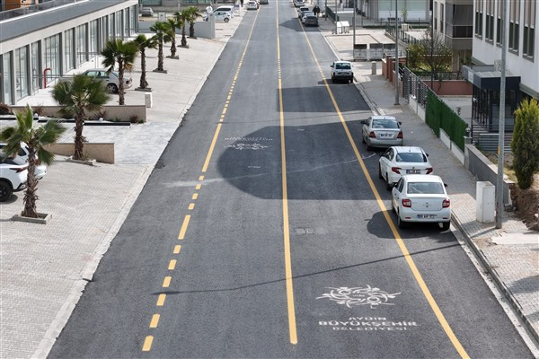 Aydın Büyükşehir Belediyesi, yol yapım çalışmalarını sürdürüyor
