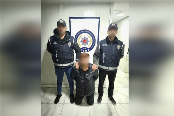 Kırmızı bültenle aranan suç örgütü elebaşı İstanbul'da yakalandı