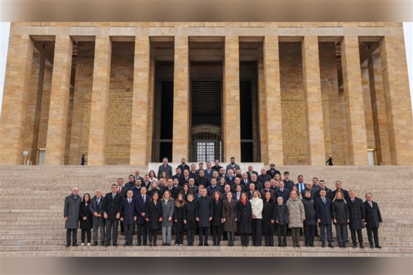 CHP Genel Başkanı Özel’den Anıtkabir’e ziyaret