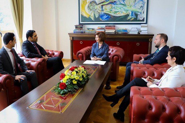 Kuzey Makedonya Cumhurbaşkanı Davkova, Büyükelçi Al Thani ile görüştü