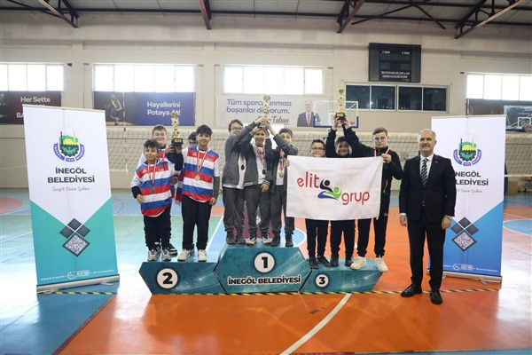 Okullar Arası Spor Festivali'nde ilk kupalar verildi