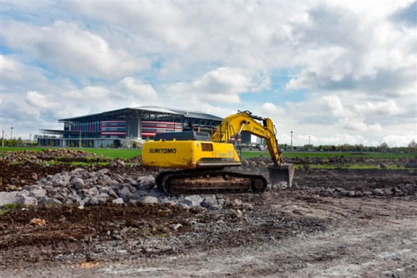 Kayapınar’ın yeni yerleşim yerlerine 3 bin 200 metrelik yol yapılıyor