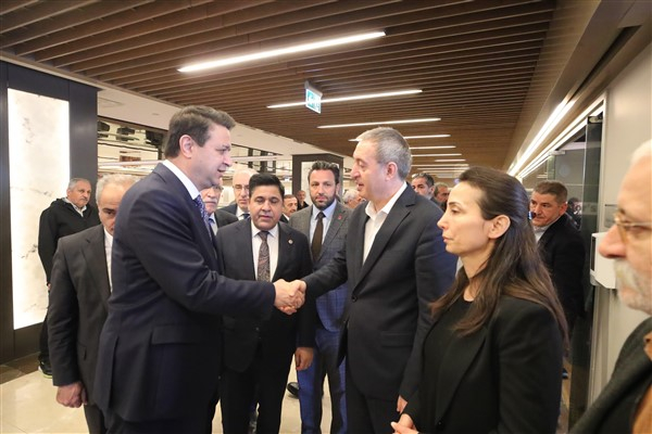 Arıkan, Sırrı Süreyya Önder’in tedavi gördüğü hastaneye gitti