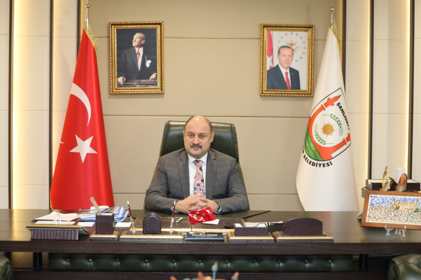 Başkan Gülpınar'a Uluslararası İlişkilerde Yılın Üstün Hizmet Ödülü