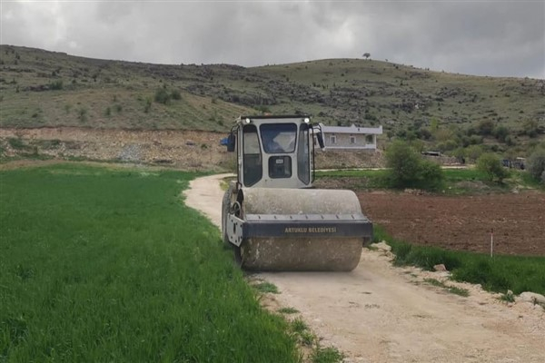 Mazıdağı Belediyesi'nden tarla yollarında düzenleme