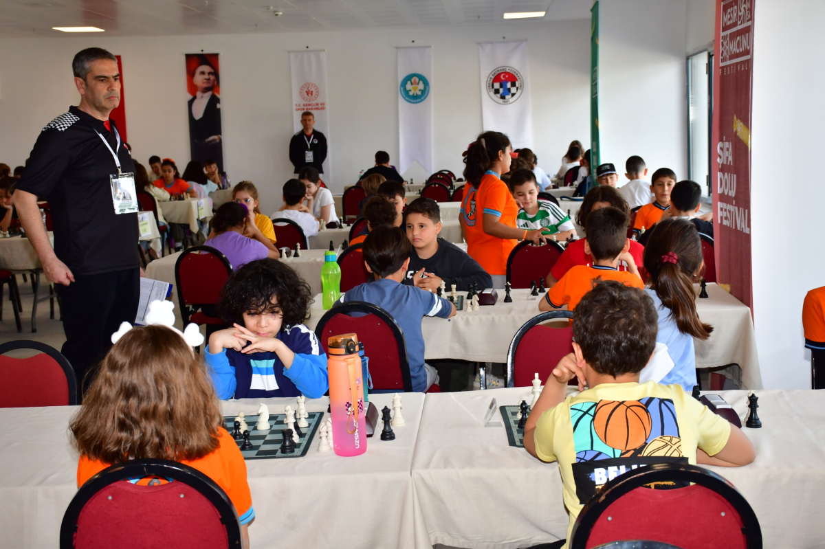 485. Uluslararası Manisa Mesir Festivali kapsamında satranç turnuvası düzenlendi