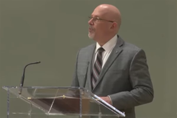 Carney: Amerika'da sağlık hizmetleri büyük bir iş koludur, Kanada'da ise bir haktır