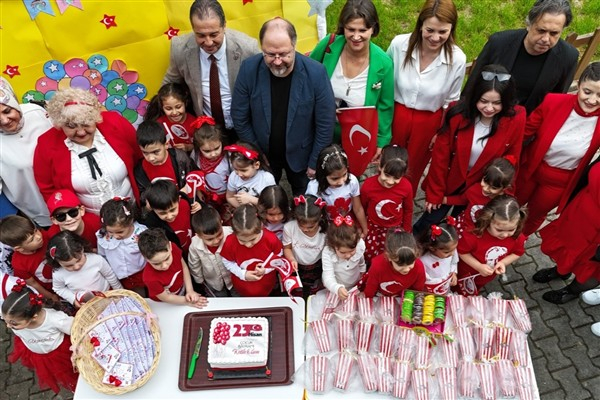 Düzce Belediyesi Çocuk Gündüz Bakımevi'nde 23 Nisan kutlandı