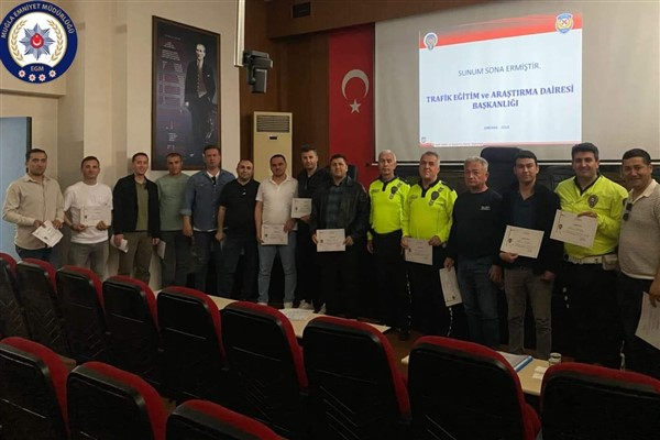 Muğla trafik birimlerinde görev yapan personele, iletişim eğitimi verildi