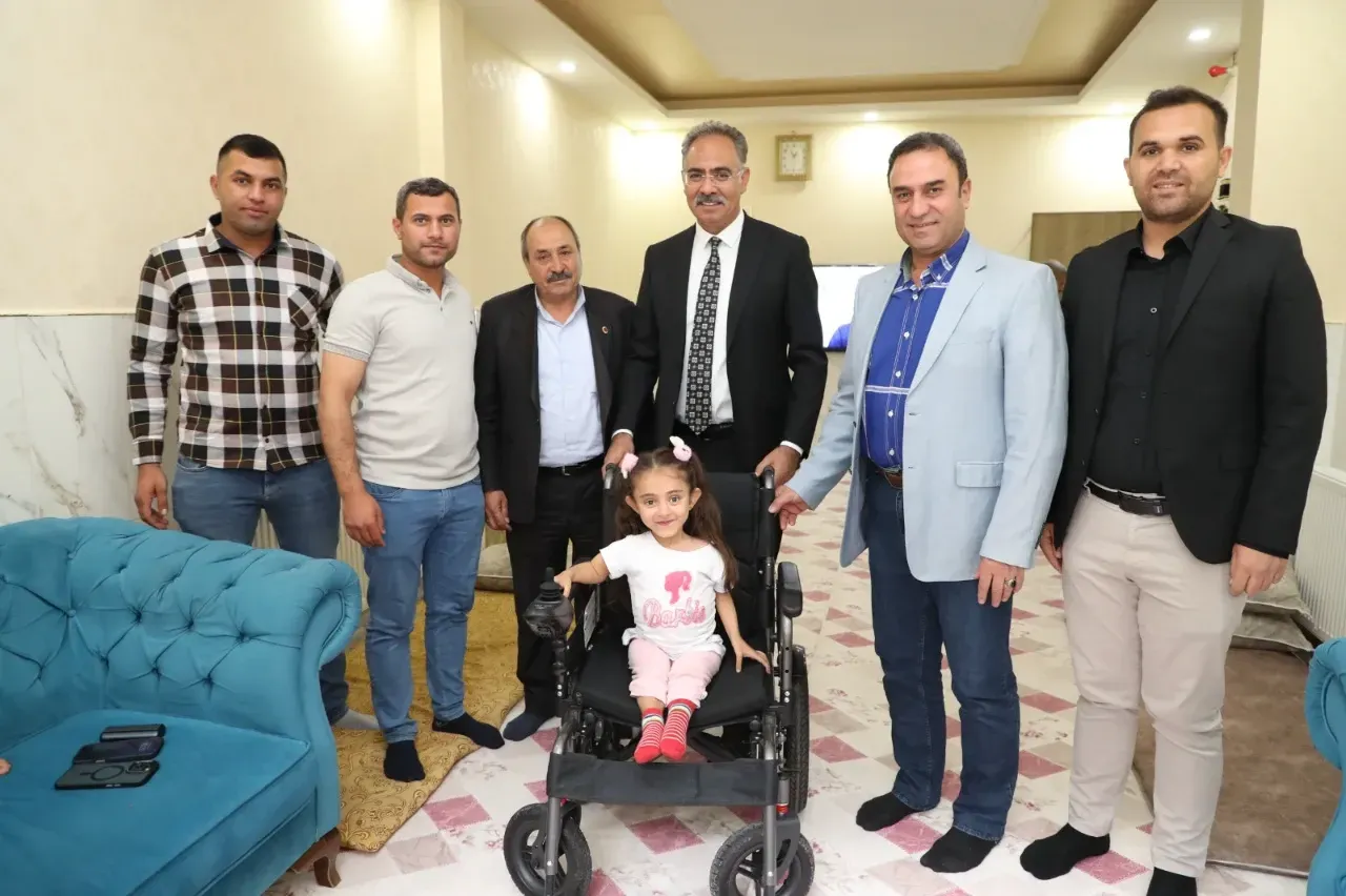 Hayali Gerçek Oldu: Başkan Kuş’tan Hülya’ya Akülü Araç Sürprizi-(VİDEO)