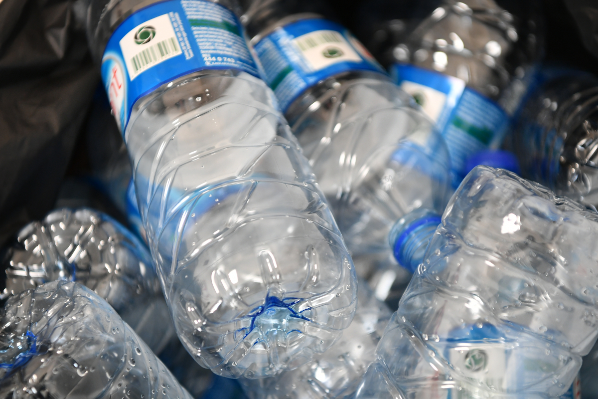 Mamak Belediyesi, pet şişelerini yeni meyve ağaçlarının büyümesinde kullanacak