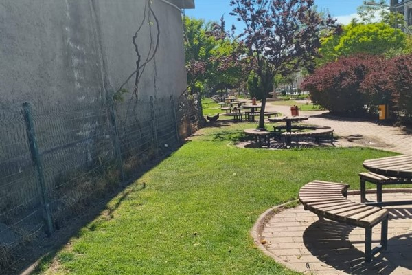 Mazıdağı’nda park ve bahçelerde yenileme çalışmaları sürüyor