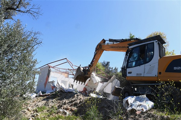 Osmangazi'de  25 kaçak yapının yıkımı gerçekleştirildi