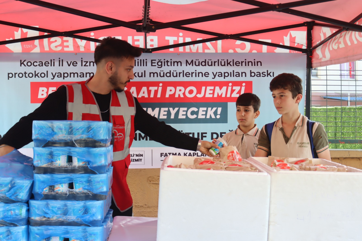 İzmit'te sürdürülen &Prime;Beslenme Saati” projesi devam ediyor