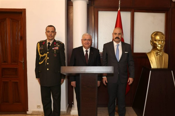 Bakan Güler, Kamerun’a gitti