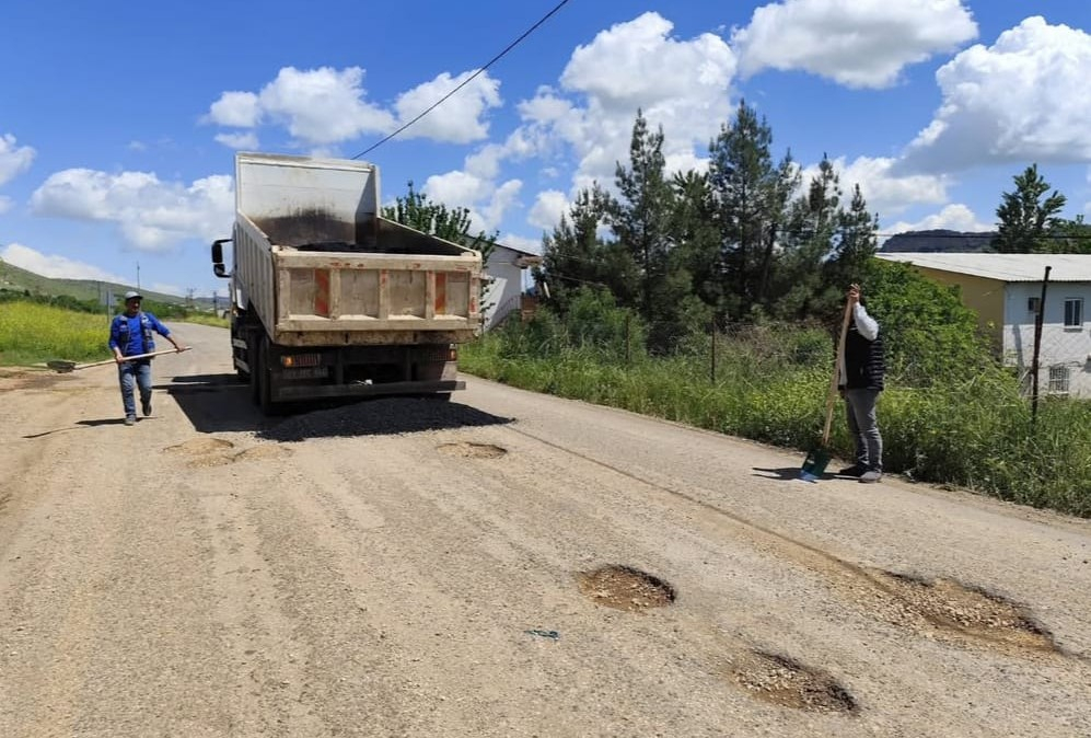 Hazro Belediyesi, Zerguz Yolu’ndaki asfalt yama çalışmalarını tamamladı