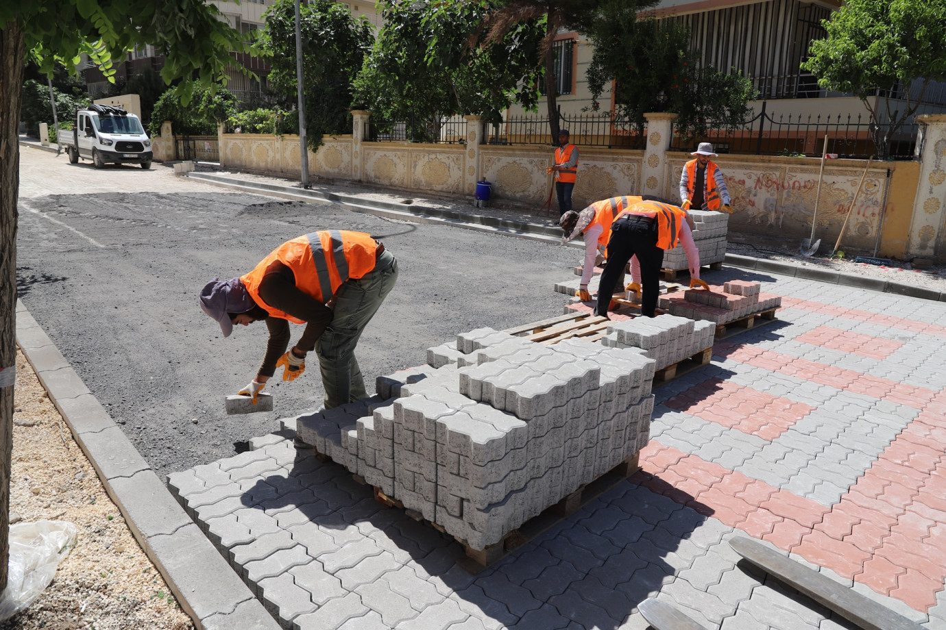 Karaköprü'de üstyapı çalışmaları devam ediyor