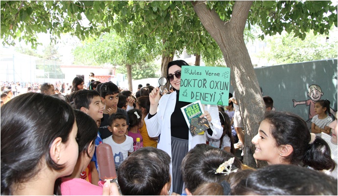 HRÜ Öğrencileri Eyyübiye İlkokullarında “Kitap Sevme Günü” Etkinliği Düzenledi