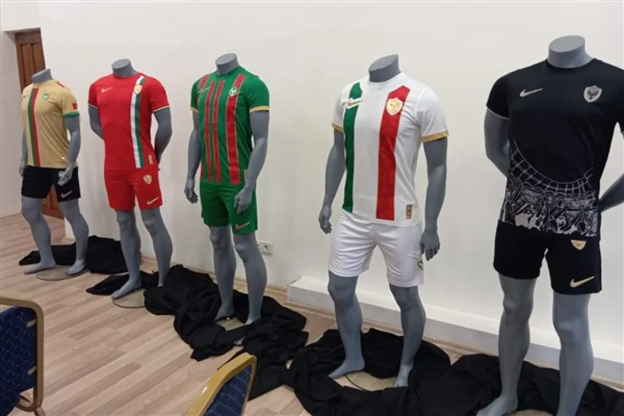 Amedspor yeni sezon formalarını tanıttı