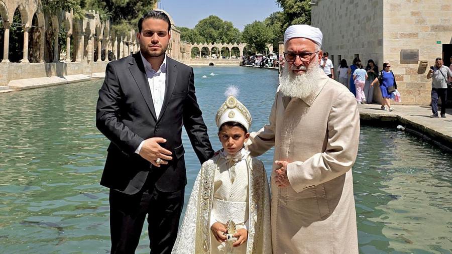 Vahap Erdem: “Evladımızın İsmini Taşıdığı Zatın Ahlakıyla Yetişmesini Diliyoruz”