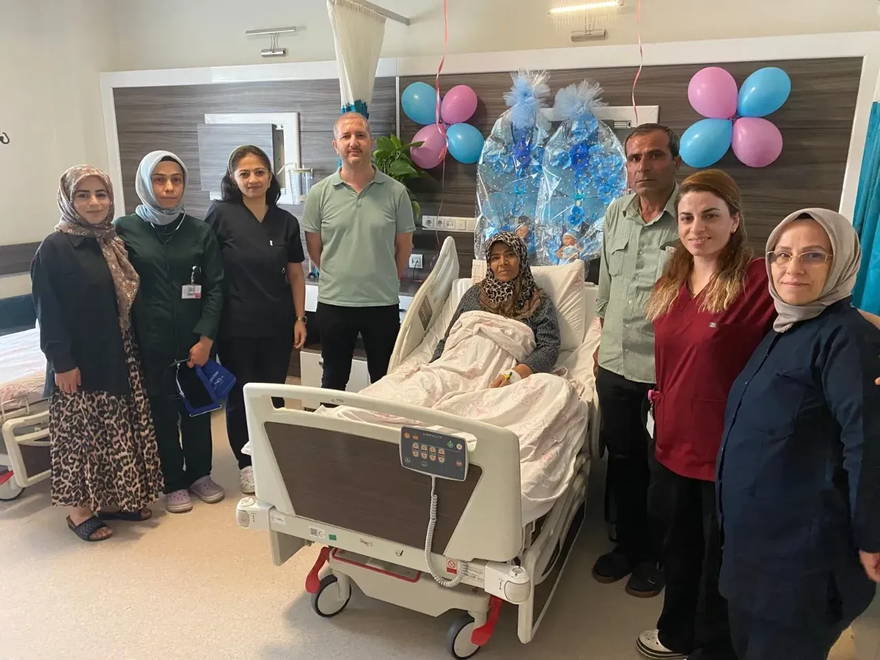 Birecik Devlet Hastanesi’nde İleri Yaşta İkiz Gebelik Başarıyla Sonuçlandı-(VİDEO)